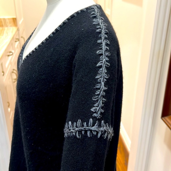 Subtle Luxury Black Cashmere Sweater - Picture 3 of 6